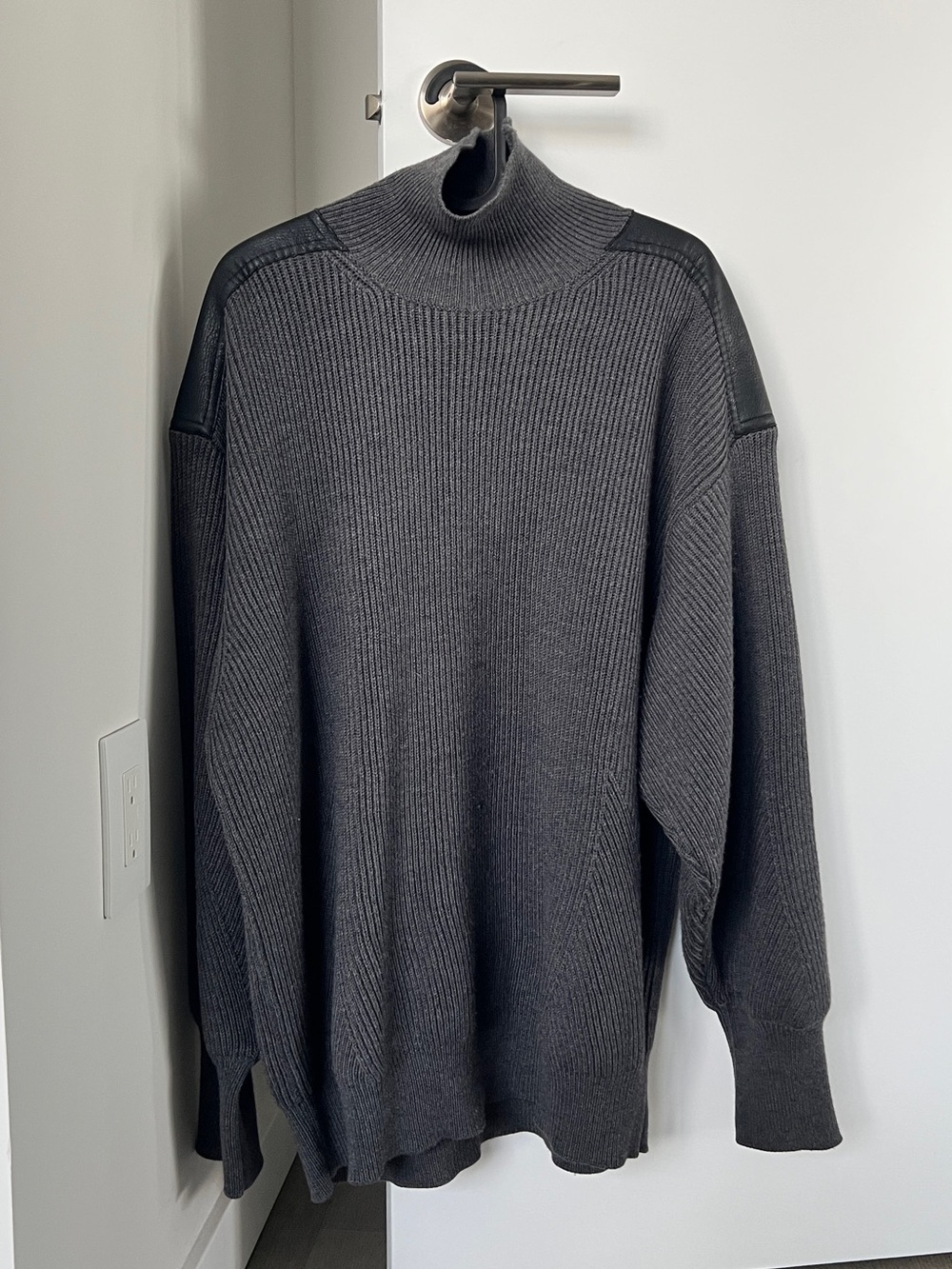 BNWOT Stella McCartney Charcoal Ribbed Turtleneck Wool Sweater
